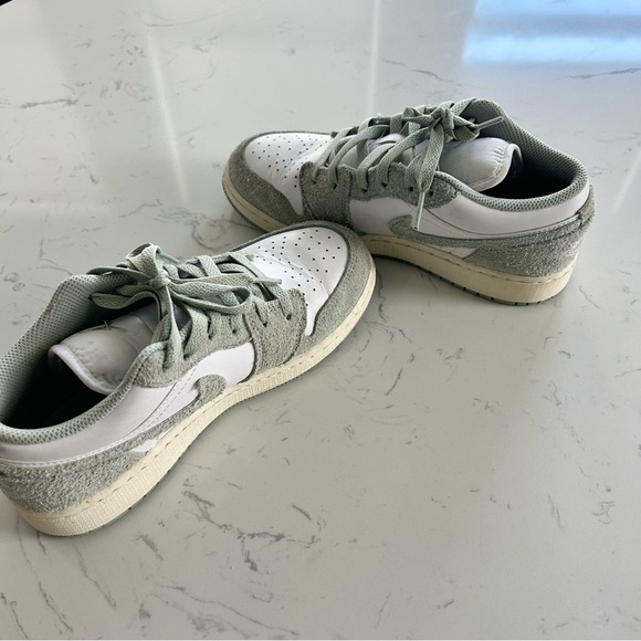 NIKE Air Jordan 1 Low SE 'Seafoam' Mint Green Size 5 Youth